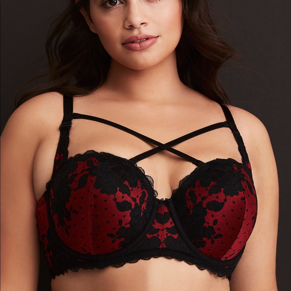 New Torrid strappy lace Bra red strapless push up